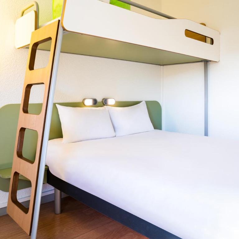 ibis budget Toulouse Centre Gare - Chambre Triple avec 1 Lit Double et 1 Lit Superposé - 7