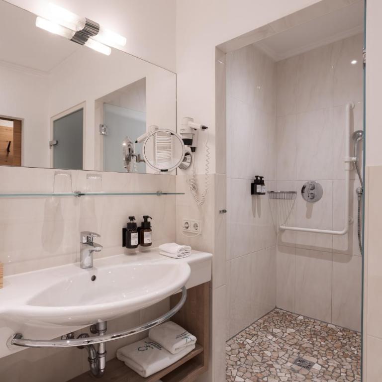 Hotel Grüner Baum - Doppel- oder Zweibettzimmer - 7