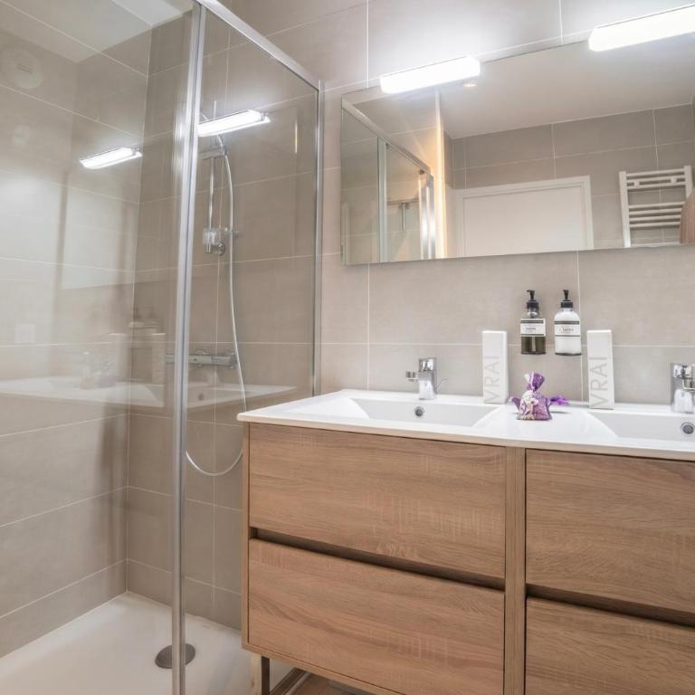 Casa-Jardin Secret: Apt climatisé avec piscine - Three-Bedroom Apartment - 12