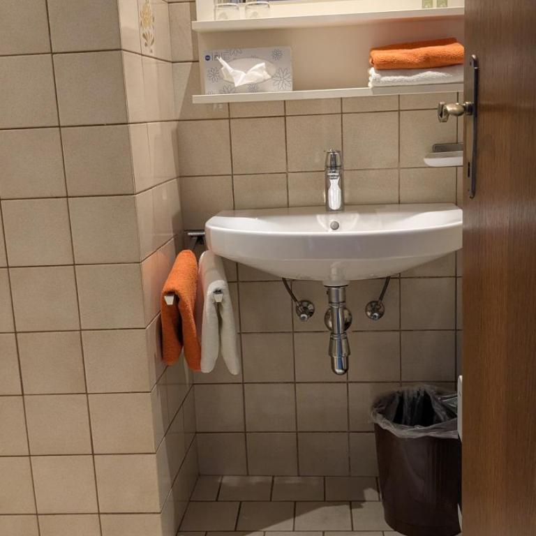 Hotel Garni Vindobona - Doppelzimmer mit Seeblick - 5