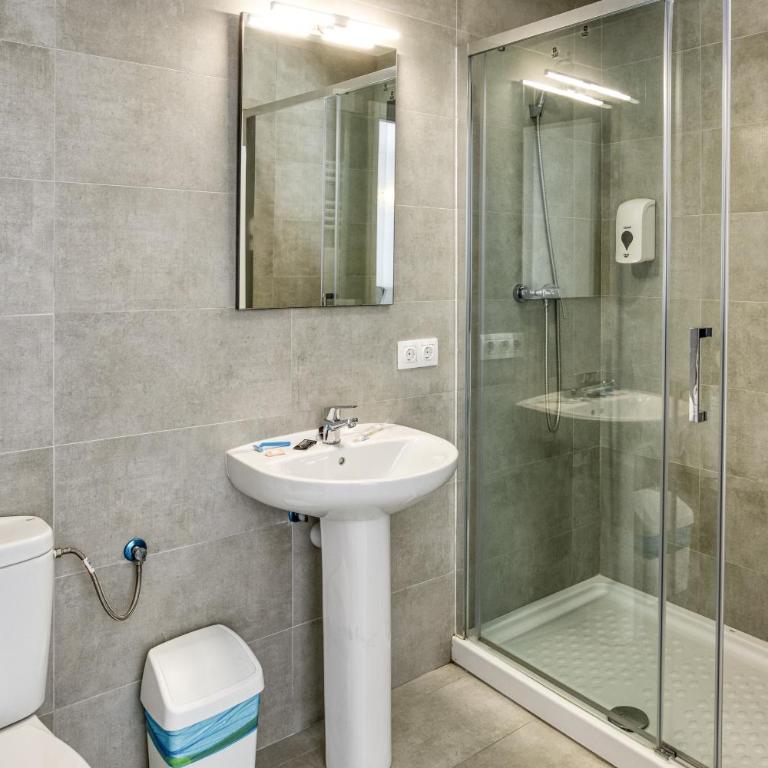 Giuliano Superior 4 personas - Habitación Cuádruple con ducha - 13