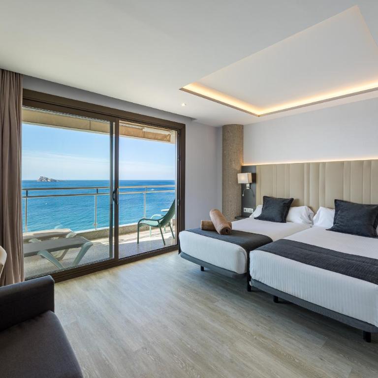 Hotel Cimbel - Habitación Doble Deluxe con balcón y vistas al mar - 1