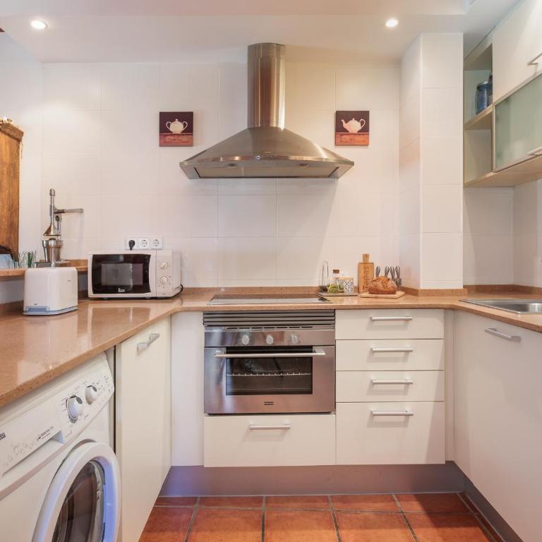 LETS HOLIDAYS Cozy Apartment Near to the Castle - Apartamento - 9