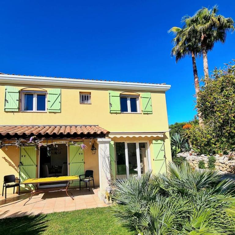 Villa d' Antibes avec piscine dans Residence - Maison 3 Chambres - 28