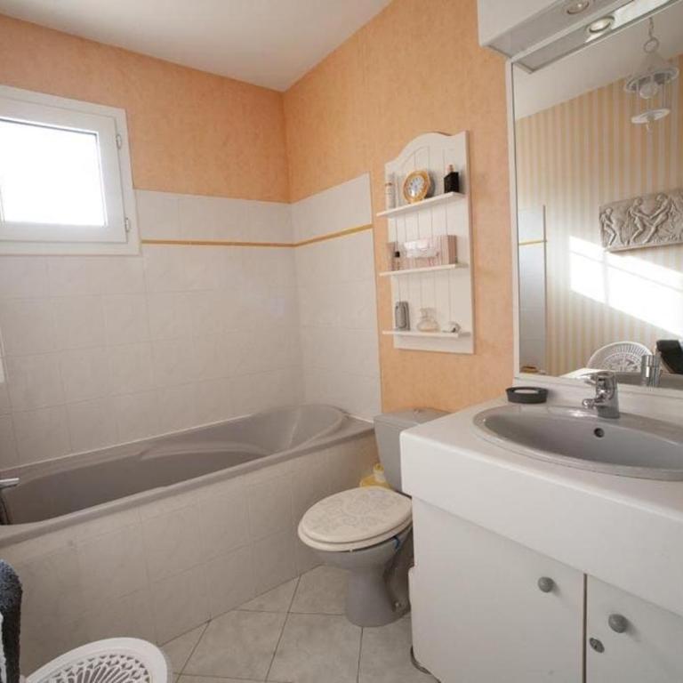 Villa d' Antibes avec piscine dans Residence - Maison 3 Chambres - 35