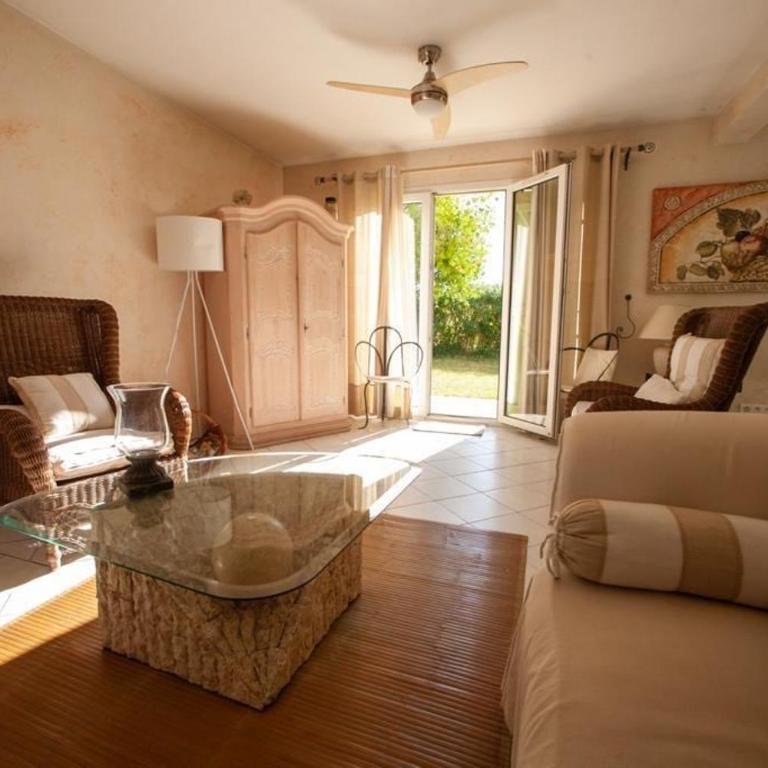 Villa d' Antibes avec piscine dans Residence - Maison 3 Chambres - 38