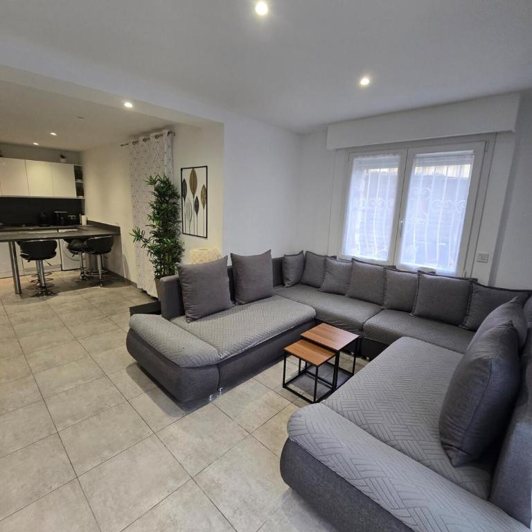 Monaco-beach 20min ground floor parking airconditioning wifi - Maison 2 Chambres - 2