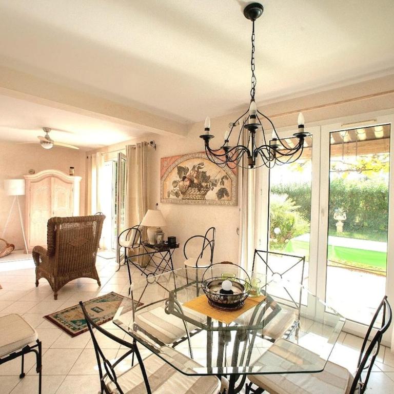 Villa d' Antibes avec piscine dans Residence - Maison 3 Chambres - 43
