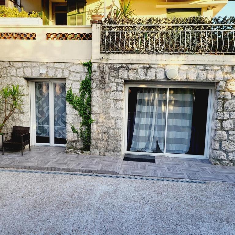 Monaco-beach 20min ground floor parking airconditioning wifi - Maison 2 Chambres - 3