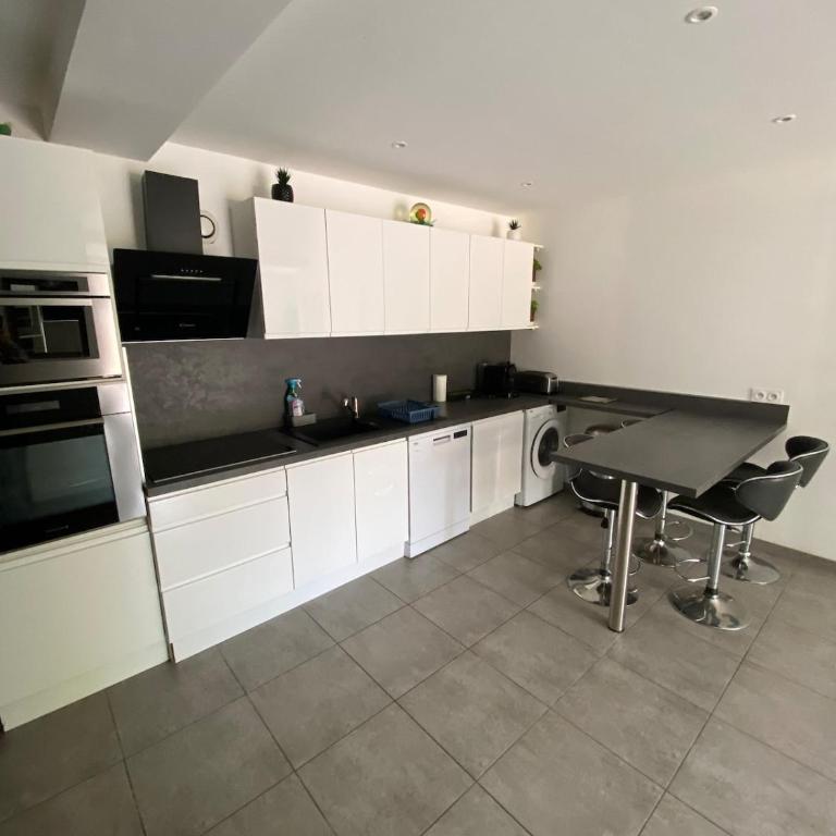 Monaco-beach 20min ground floor parking airconditioning wifi - Maison 2 Chambres - 10