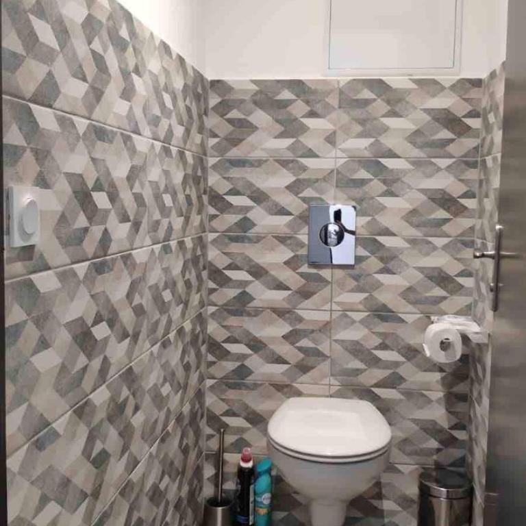 Monaco-beach 20min ground floor parking airconditioning wifi - Maison 2 Chambres - 17