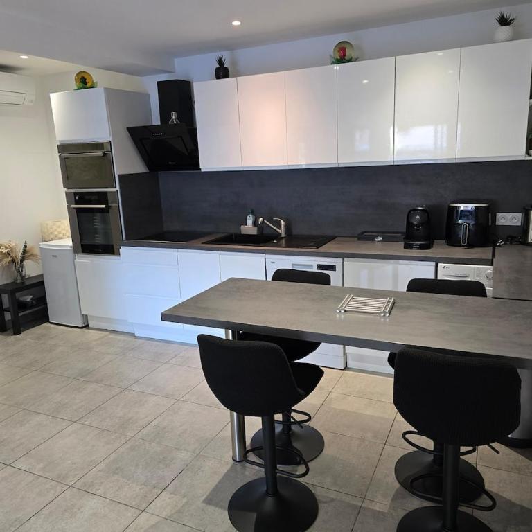 Monaco-beach 20min ground floor parking airconditioning wifi - Maison 2 Chambres - 20