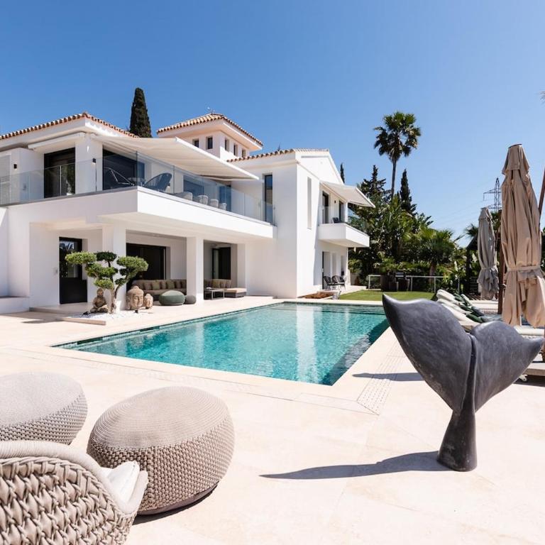 Absolute high end villa with pool & Jacuzzi - Villa - 1