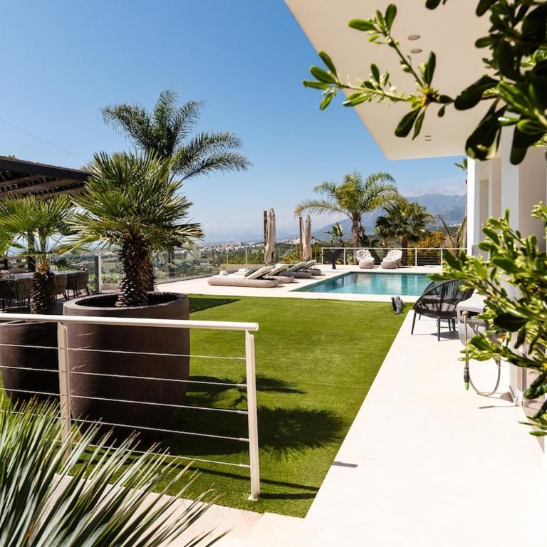 Absolute high end villa with pool & Jacuzzi - Villa - 17