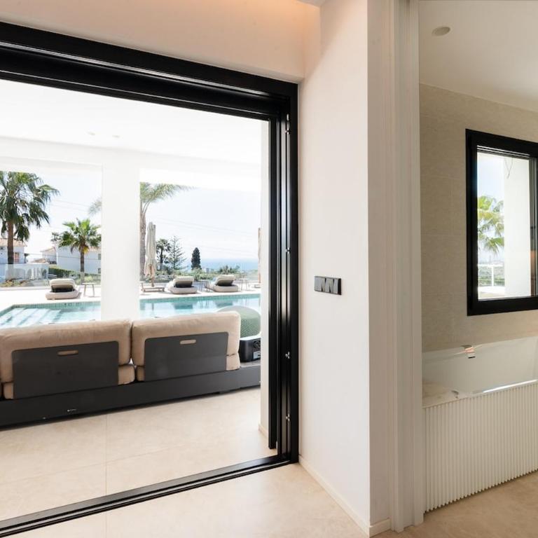 Absolute high end villa with pool & Jacuzzi - Villa - 24