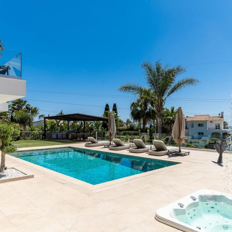 Absolute high end villa with pool & Jacuzzi - Villa - 25
