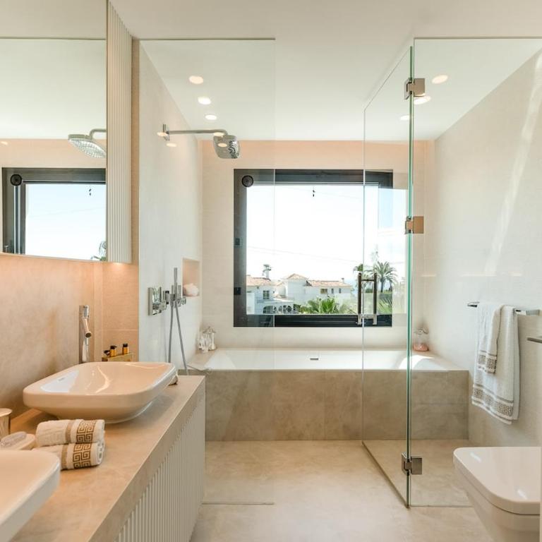 Absolute high end villa with pool & Jacuzzi - Villa - 26