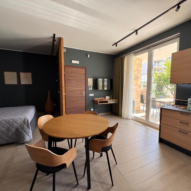 Cristina Home - One-Bedroom Apartment - 5