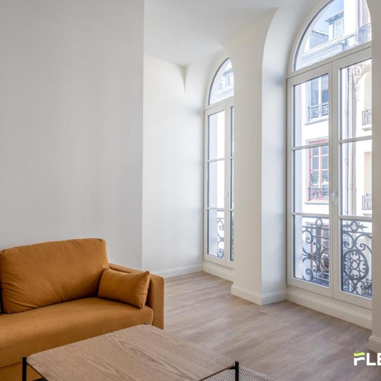 T2 spacieux proche Grands Boulevards Paris 10è - Appartement - 3