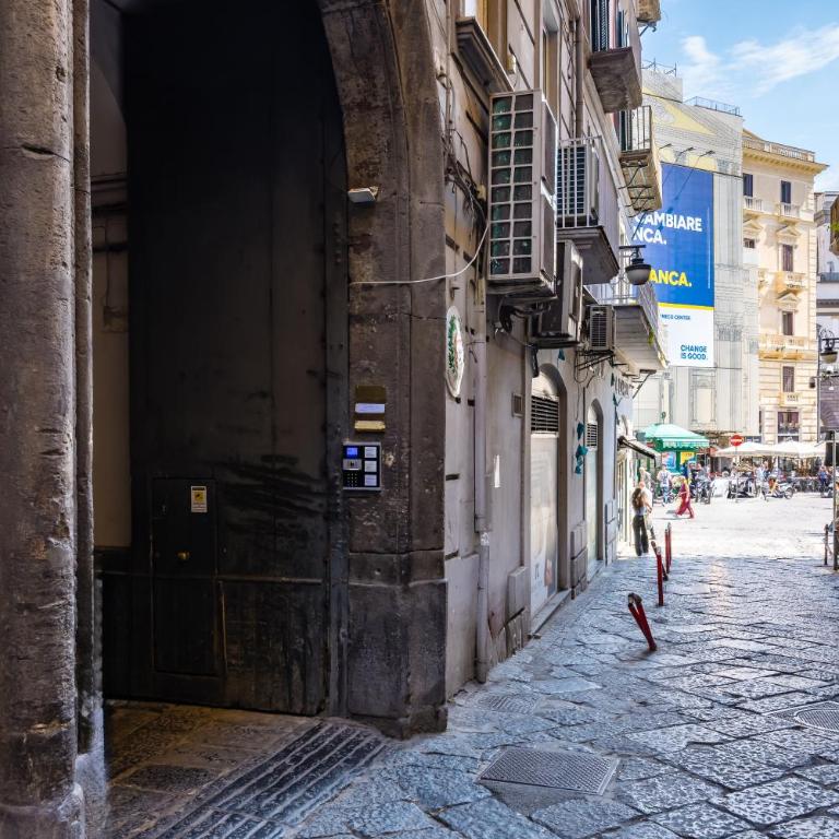 Maison Gennaro - Naples Heritage Stay - Camera Tripla Superior - 10
