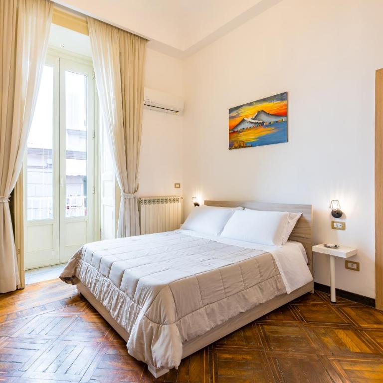 Maison Gennaro - Naples Heritage Stay - Camera Matrimoniale con Balcone - 17