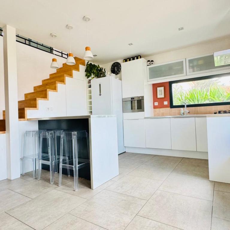 Maison familiale vue mer -plage & forêt - Three-Bedroom Home - 2