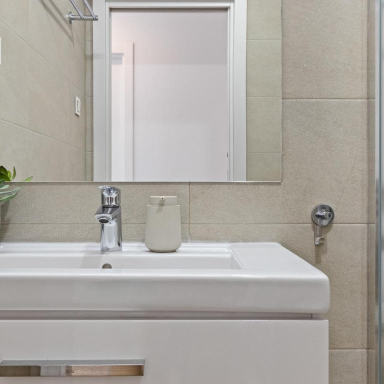 Urban Sky Malaga - Modern Two Bedroom Apartment with Cathedral View - Apartamento de 2 dormitorios - 21