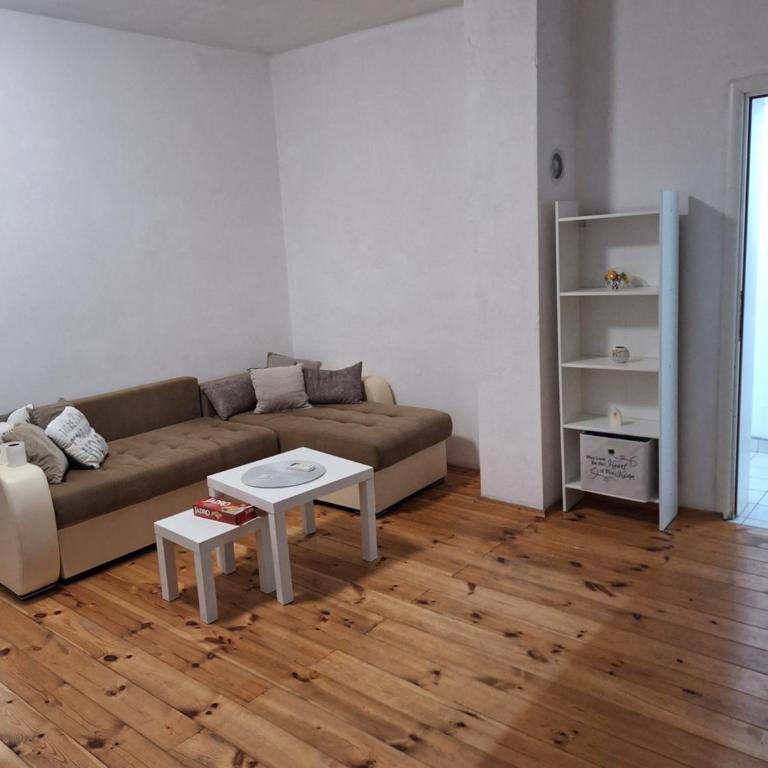Irenaoldtown - One-Bedroom House - 1