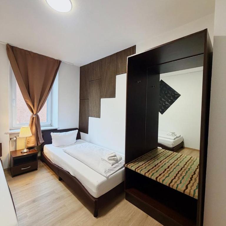 my Hostel Füssen - Standard Zweibettzimmer mit Gemeinschaftsbad - 1