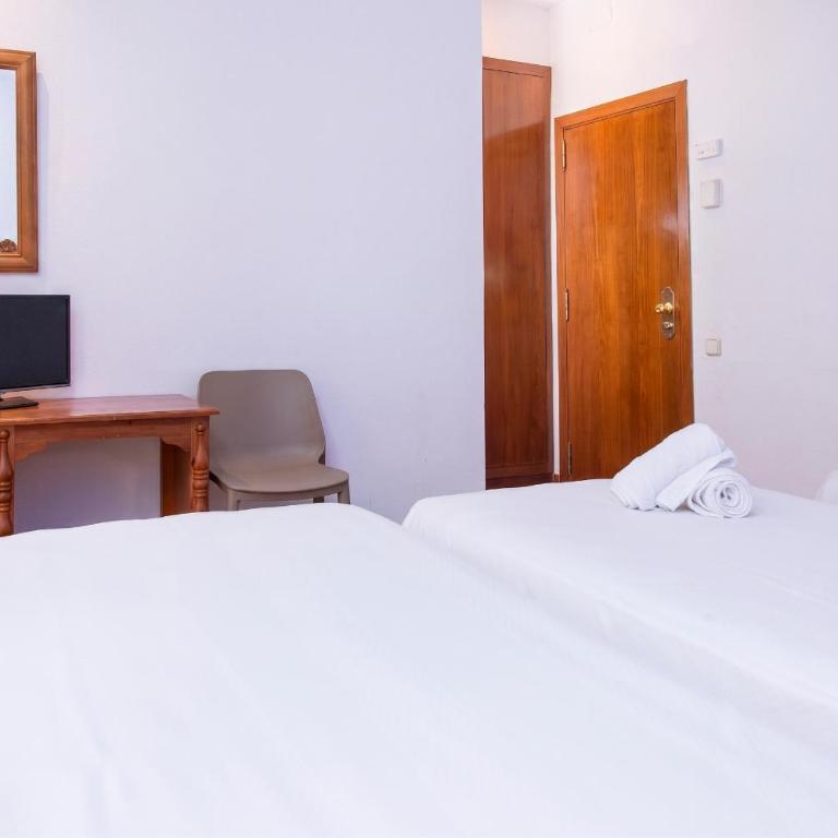 RVHotels Mar de Tossa - Habitación Triple con balcón - 11
