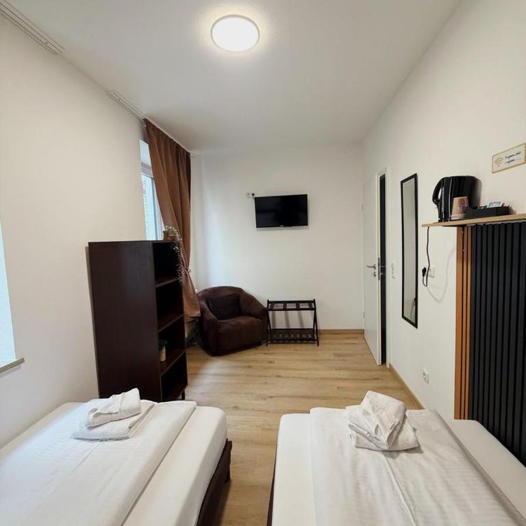 my Hostel Füssen - Standard Zweibettzimmer mit Gemeinschaftsbad - 2