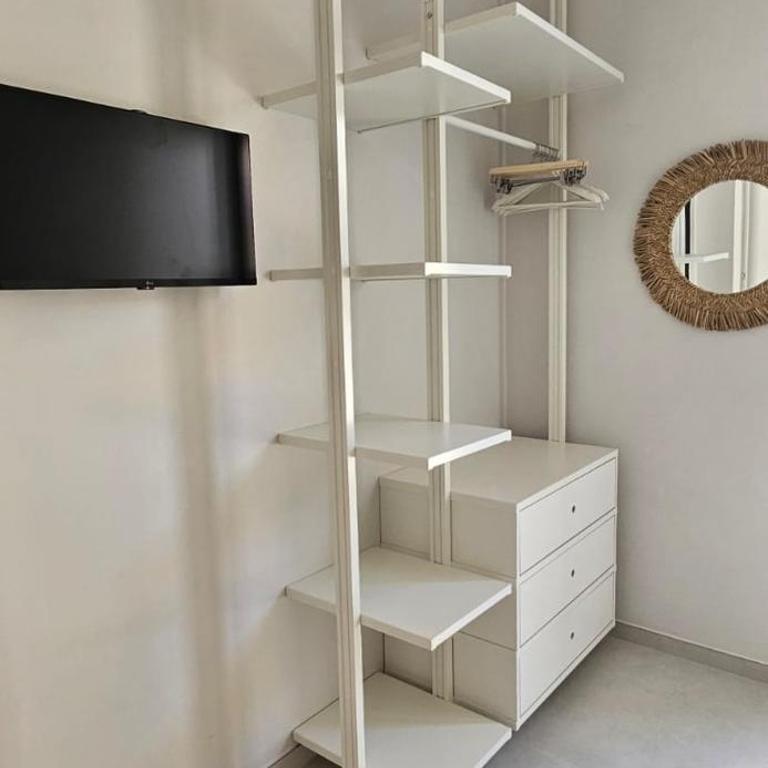Nuovo appartamento moderno con parcheggio, a 200m dal mare, aria condizionata - Appartamento Deluxe con 2 Camere da Letto e Vista Giardino - 26