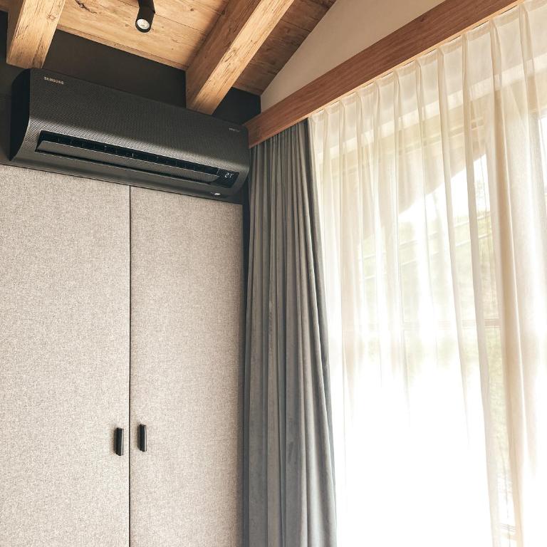 ZAGLGUT Premium Hotel & Chalets, Zell am See-Kaprun - Wellness & Infinity Pool, Air Conditioning, Panoramic Views & Summer Card Included - Chalet mit 3 Schlafzimmern, Sauna und Außenbadewanne - 12