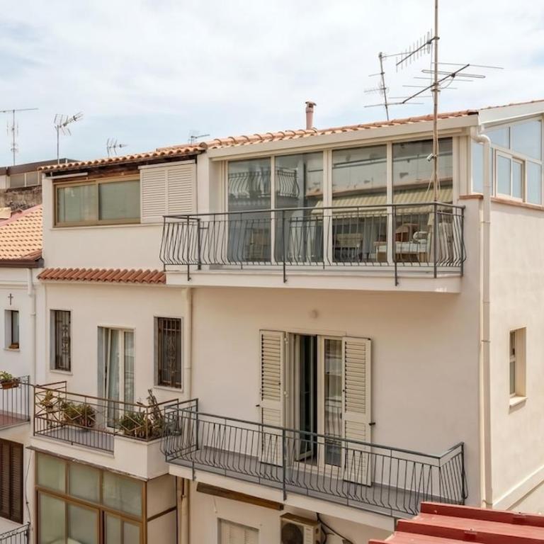 Casa A'mmare - 20mt dal mare - Centro Giardini Naxos - Appartamento con 1 Camera da Letto - 30