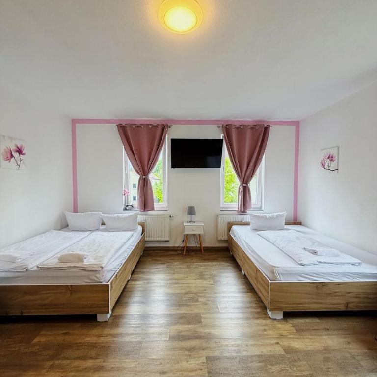 my Hostel Füssen - Dreibettzimmer mit Gemeinschaftsbad - 3