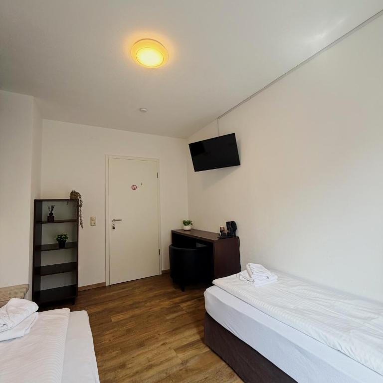 my Hostel Füssen - Standard Zweibettzimmer mit Gemeinschaftsbad - 4