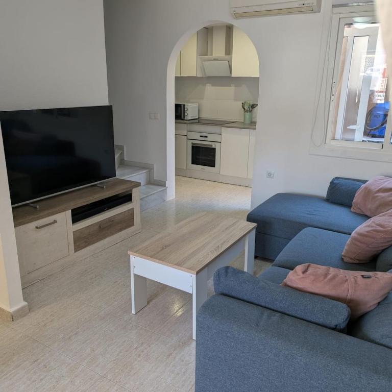 Spacious 3-Bedroom Home with Pool and Parking - Three-Bedroom Vacation Home - 3
