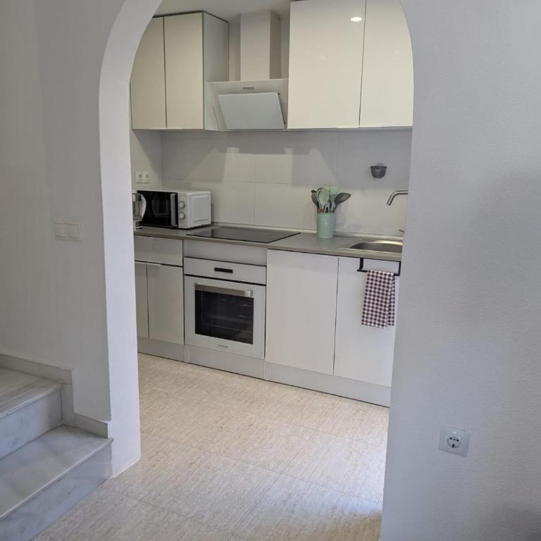 Spacious 3-Bedroom Home with Pool and Parking - Three-Bedroom Vacation Home - 11