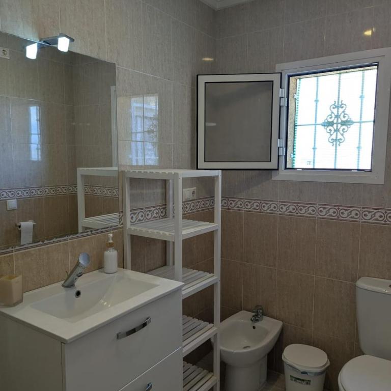 Spacious 3-Bedroom Home with Pool and Parking - Three-Bedroom Vacation Home - 25