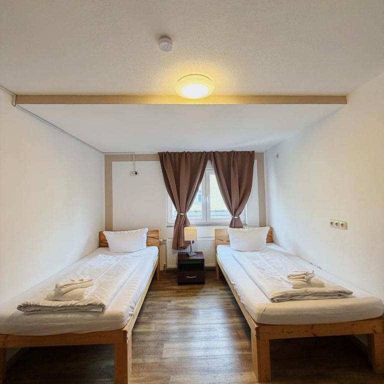 my Hostel Füssen - Standard Zweibettzimmer mit Gemeinschaftsbad - 2