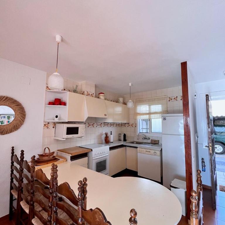 GuestReady - Coastal getaway with sea views - Three-Bedroom House - 12