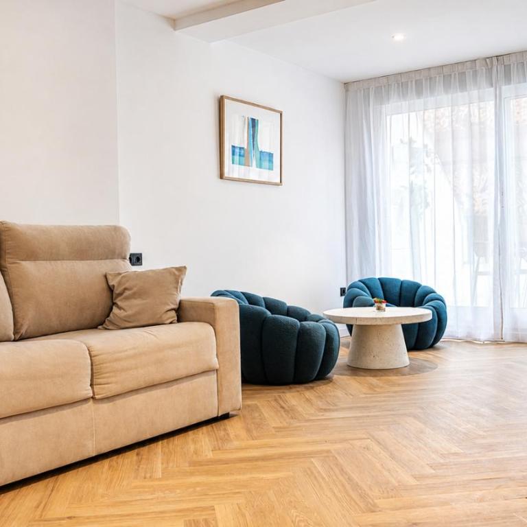 Myflats La Marina - Two-Bedroom Apartment with Terrace - 12