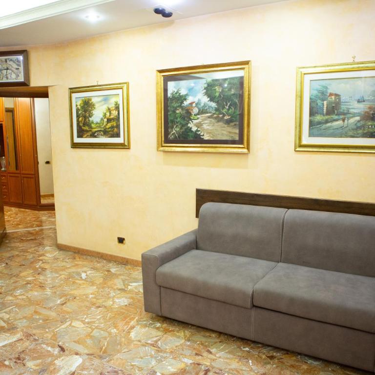 DOMUS PATRIZIA ROMANA 6 Persone - Appartamento con 3 Camere da Letto - 6