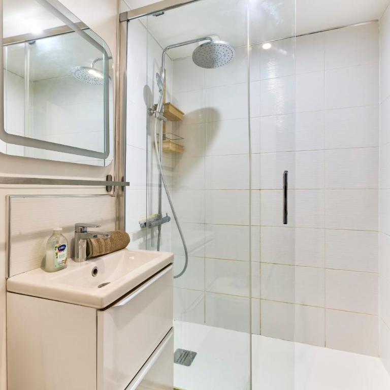 Abbesses 18e Au cœur de Montmartre géré par Mey Agency - Appartement - 11