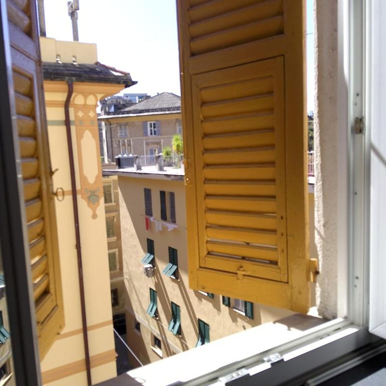 Charming 2-Bedroom Apartment in the Heart of Genova - Apartment - 12