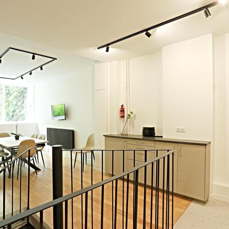 Luxurious Duplex with Private Sauna & Home Theater - Appartamento con 1 Camera da Letto - 1