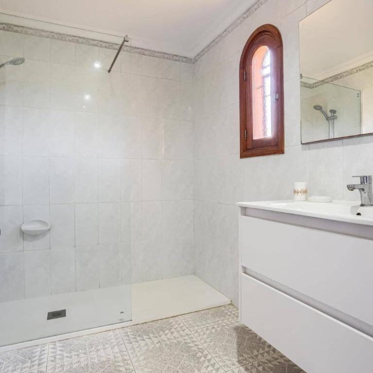 Villa Bauza by Villa Plus - Villa - 15
