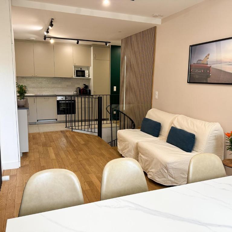 Luxurious Duplex with Private Sauna & Home Theater - Appartamento con 1 Camera da Letto - 29