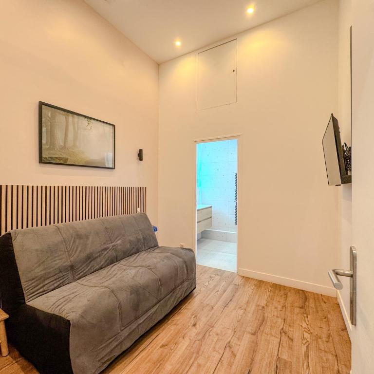 Luxurious Duplex with Private Sauna & Home Theater - Appartamento con 1 Camera da Letto - 28