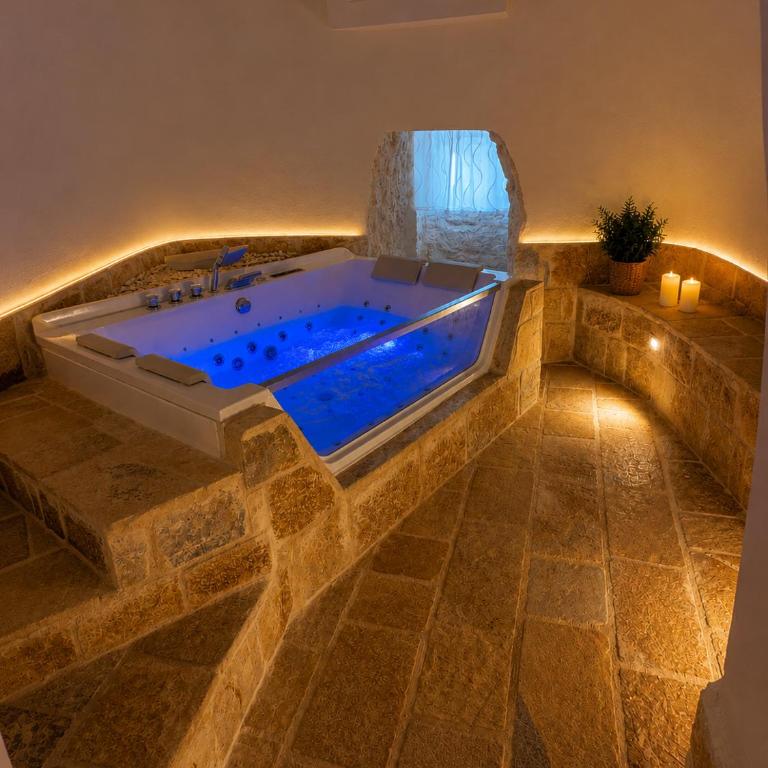 Tenuta Saracena - Suite King con Vasca Idromassaggio - 16